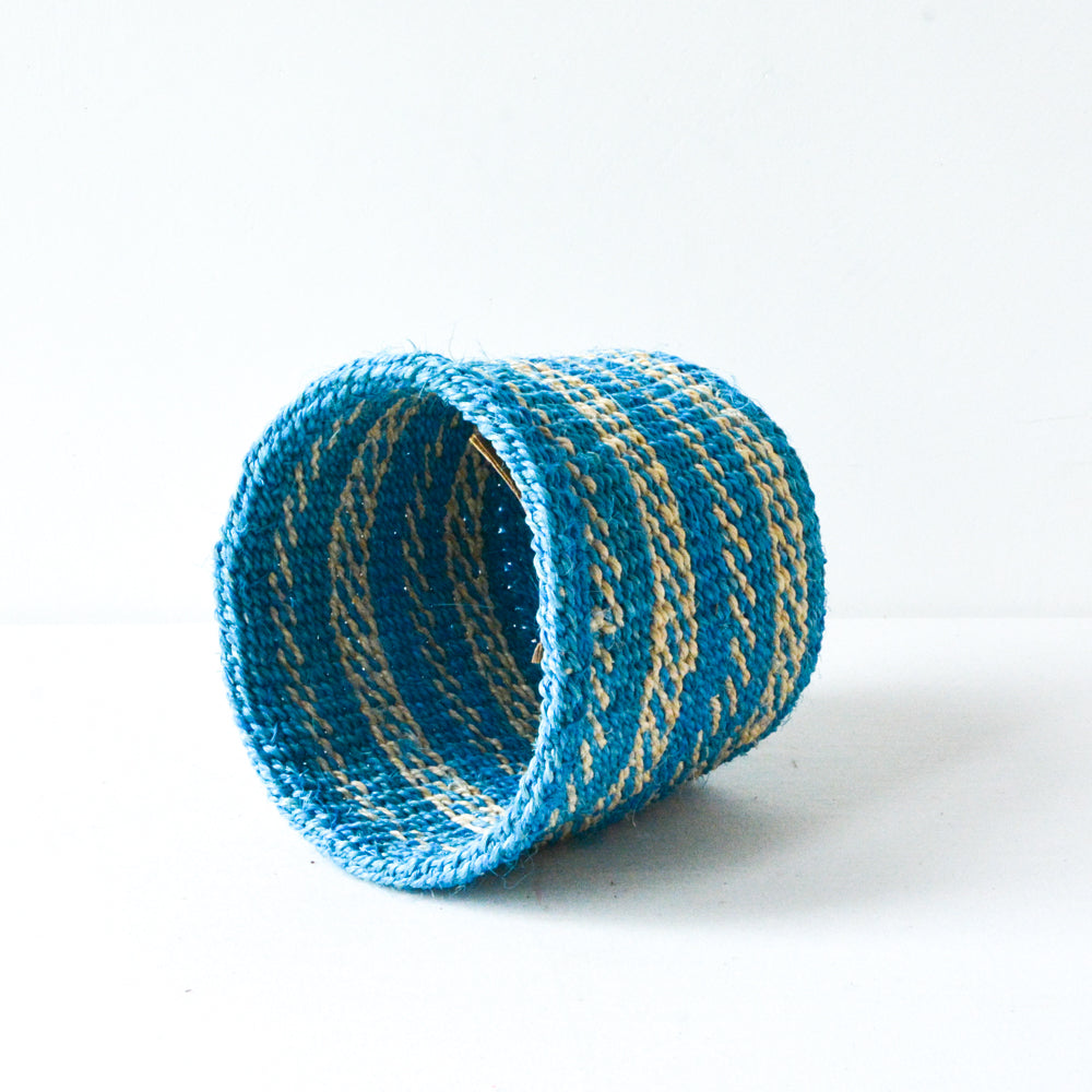 XS . basket . sisal . practical weave . one-of-a-kind . B102