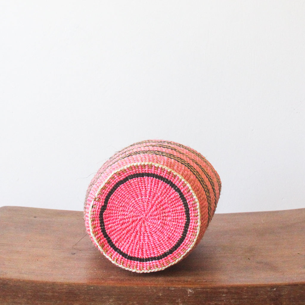 XS . basket . sisal . fineweave . colourful . one-of-a-kind . 101