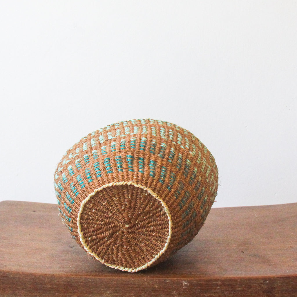 XS . basket . sisal . fineweave . colourful . one-of-a-kind . 116
