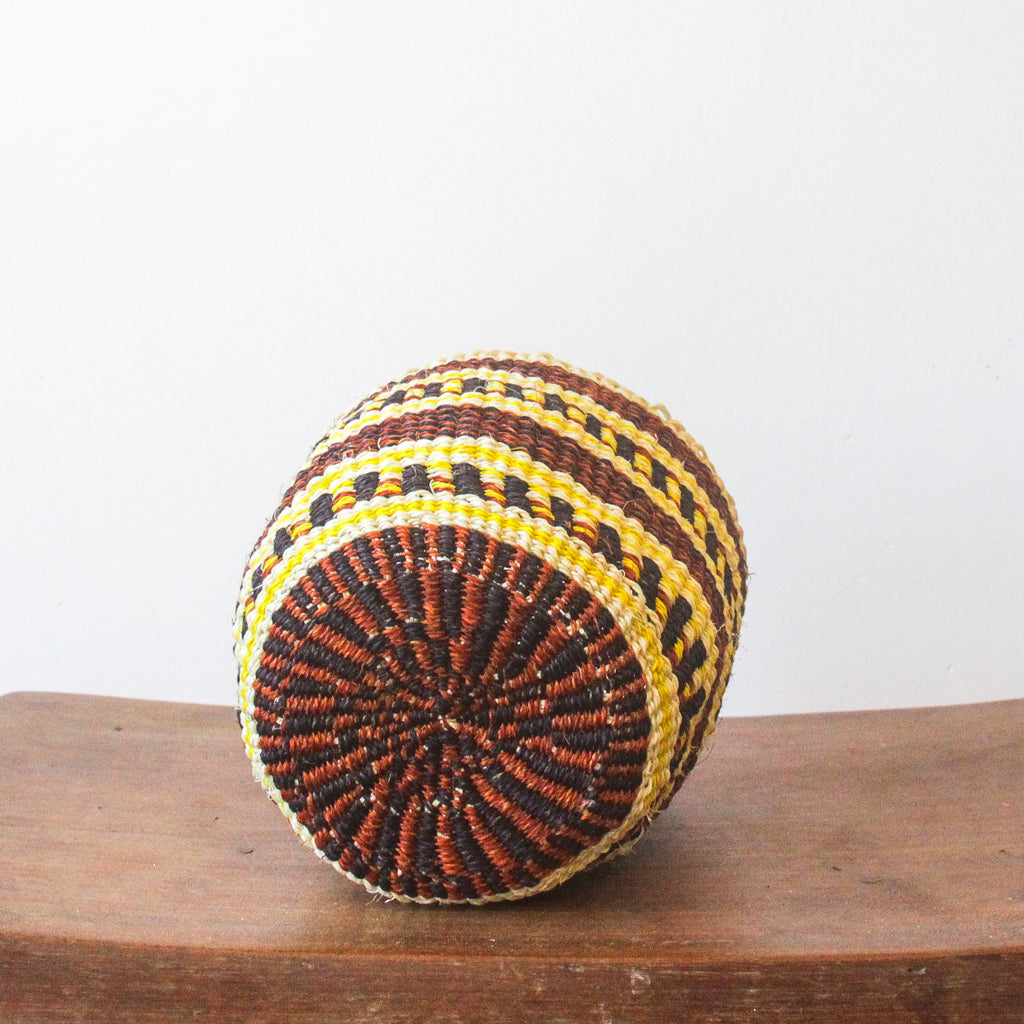 XS . basket . sisal . fineweave . colourful . one-of-a-kind . 128