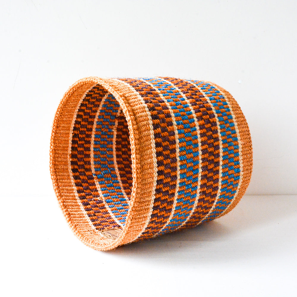 M . basket . sisal . practical weave . one-of-a-kind . B101