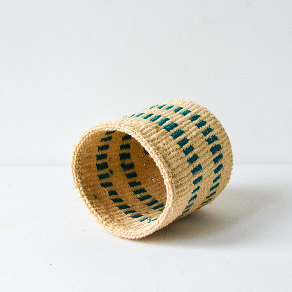 XS . basket . sisal . practical weave . one-of-a-kind . B104