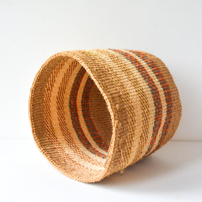 M . basket . sisal . practical weave . one-of-a-kind . O103