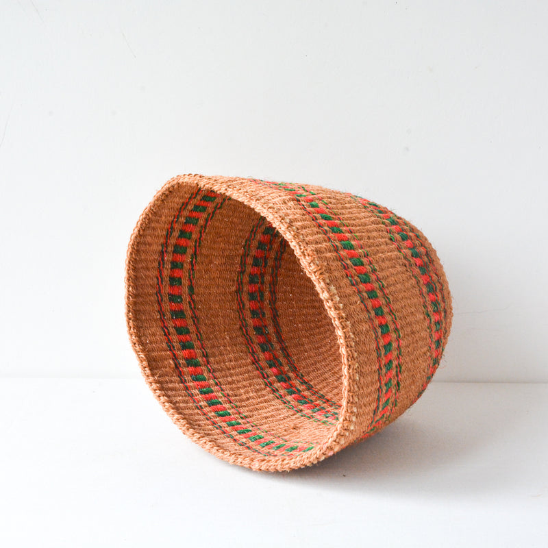 M . basket . sisal . practical weave . one-of-a-kind . O105