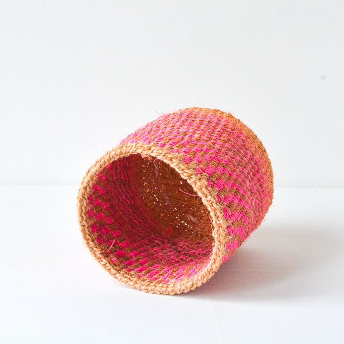 XS . basket . sisal . practical weave . one-of-a-kind . P105